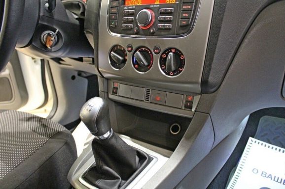Ford Focus, 1.6 л, МТ, 2011 фото 9