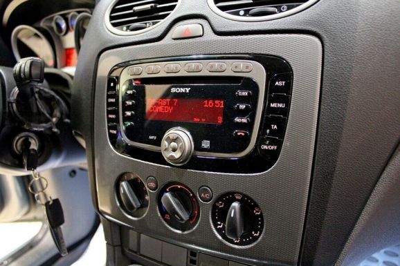 Ford Focus, 2.0 л, АТ, 2010 фото 9