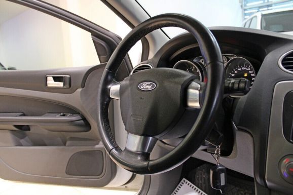 Ford Focus, 1.6 л, АТ, 2011 фото 8