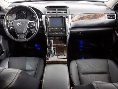 Toyota Camry, 2.5 л, АКПП, 2017 фото 7