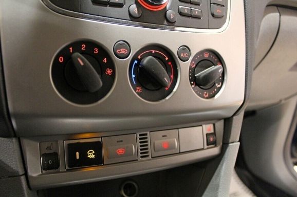 Ford Focus, 1.6 л, АТ, 2011 фото 1