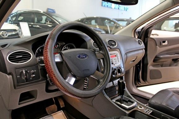Ford Focus, 1.6 л, АТ, 2010 фото 2