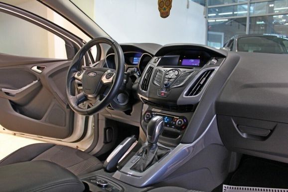 Ford Focus, 2.0 л, Робот, 2014 фото 7