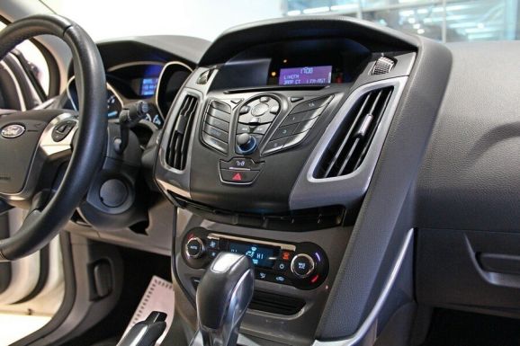 Ford Focus, 2.0 л, Робот, 2014 фото 8