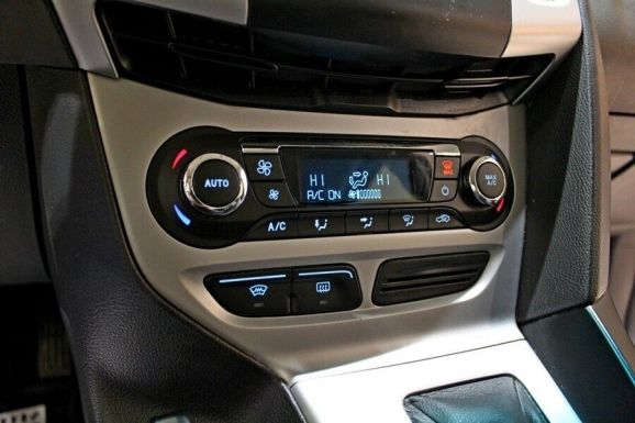 Ford Focus, 1.6 л, Робот, 2014 фото 1