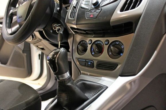 Ford Focus, 1.6 л, МТ, 2013 фото 8