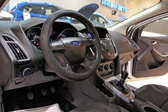 Ford Focus, 1.6 л, МТ, 2013 фото 2