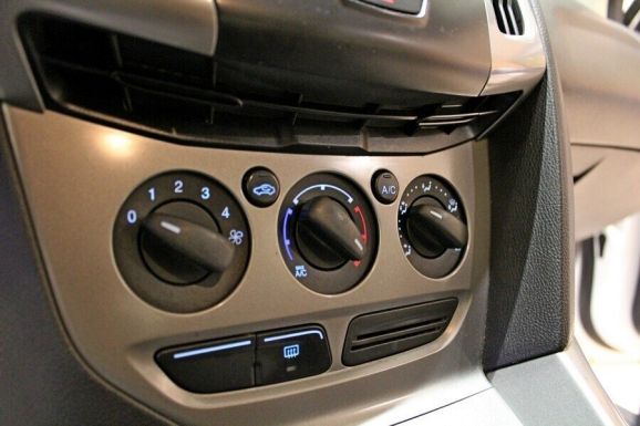 Ford Focus, 1.6 л, МТ, 2013 фото 1