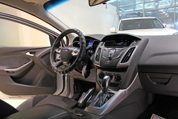 Ford Focus, 1.6 л, Робот, 2013 фото 7