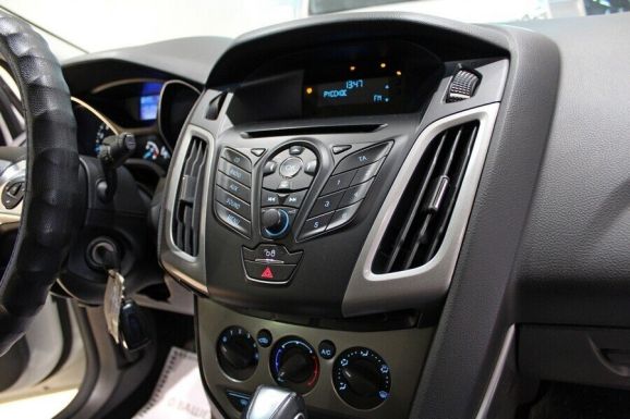 Ford Focus, 1.6 л, Робот, 2013 фото 9