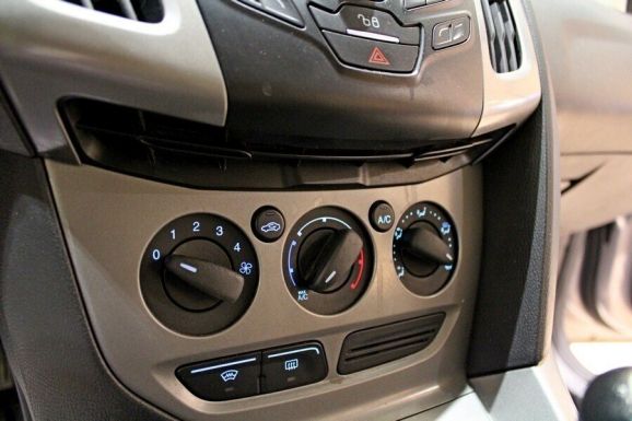 Ford Focus, 1.6 л, МТ, 2012 фото 1