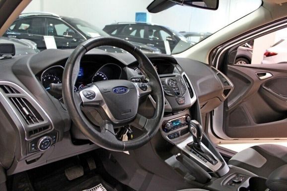 Ford Focus, 1.6 л, Робот, 2014 фото 9