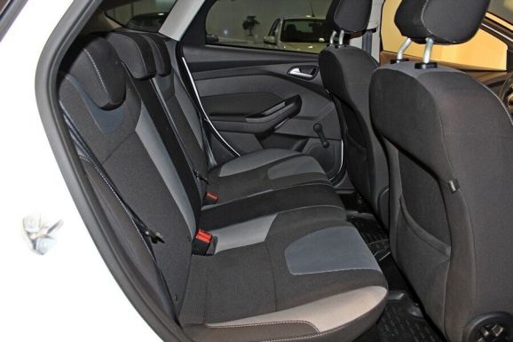 Ford Focus, 1.6 л, Робот, 2014 фото 1