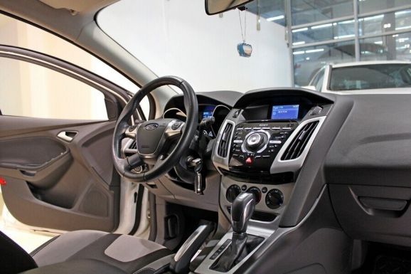 Ford Focus, 2.0 л, Робот, 2014 фото 5