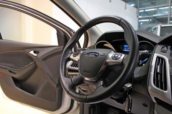 Ford Focus, 2.0 л, Робот, 2014 фото 9