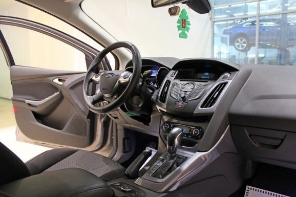 Ford Focus, 2.0 л, Робот, 2014 фото 7
