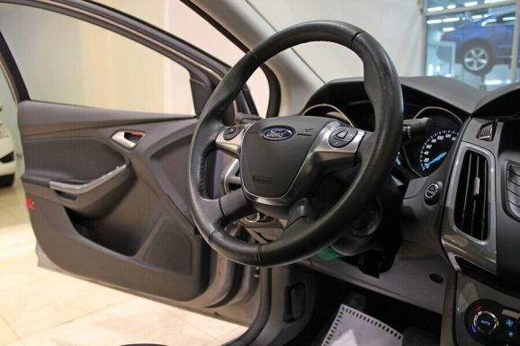 Ford Focus, 2.0 л, Робот, 2014 фото 11