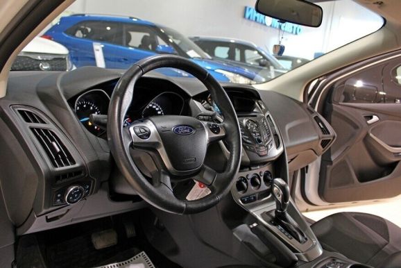 Ford Focus, 1.6 л, Робот, 2013 фото 1
