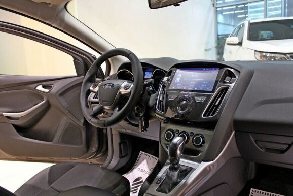 Ford Focus, 1.6 л, Робот, 2014 фото 7