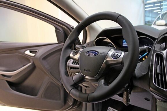 Ford Focus, 1.6 л, Робот, 2014 фото 10