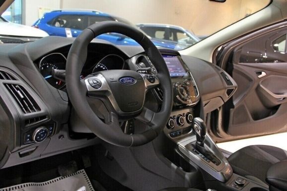 Ford Focus, 1.6 л, Робот, 2014 фото 2