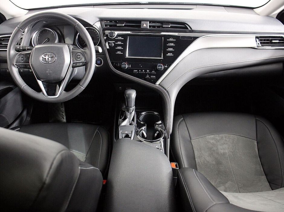 Toyota Camry, 2.0 л, АТ, 2018 фото 8