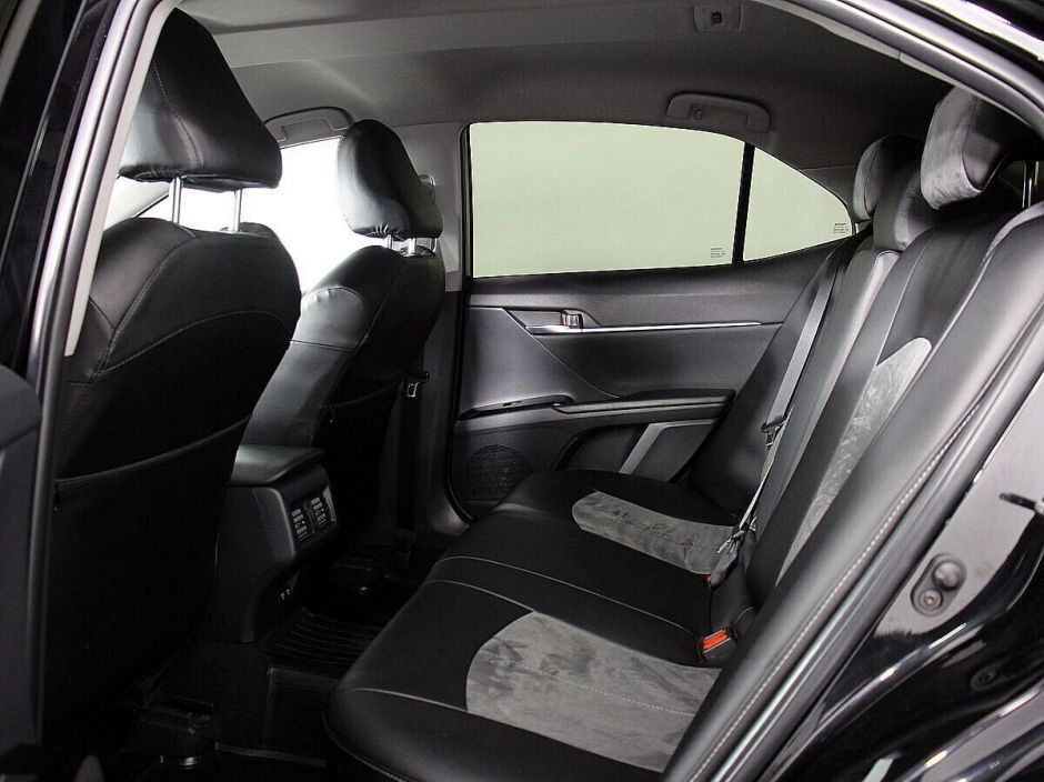 Toyota Camry, 2.0 л, АТ, 2018 фото 1