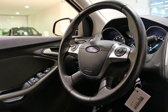 Ford Focus, 1.6 л, Робот, 2013 фото 2