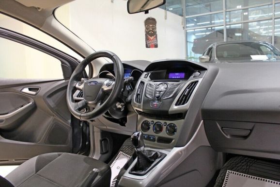 Ford Focus, 1.6 л, МТ, 2012 фото 7