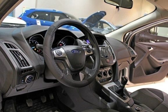 Ford Focus, 1.6 л, МТ, 2012 фото 1