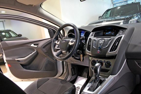 Ford Focus, 1.6 л, Робот, 2014 фото 7