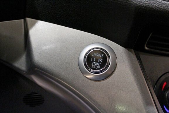 Ford Kuga, 2.5 л, АТ, 2015 фото 1