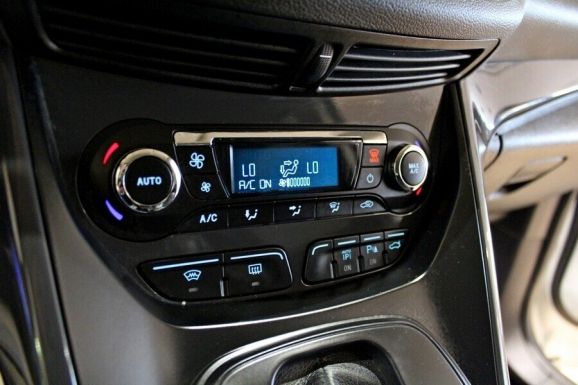 Ford Kuga, 1.6 л, АТ, 2016 фото 2