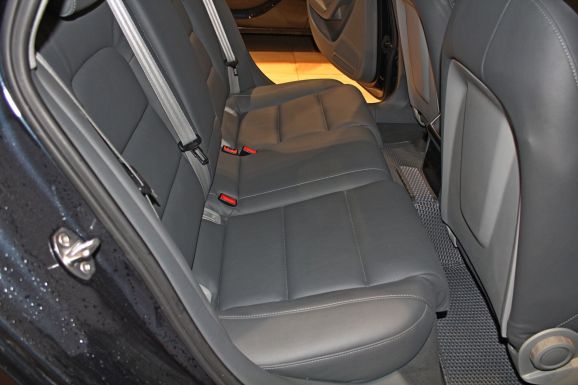 Audi A4, 1.8 л, Вариатор, 2015 фото 9