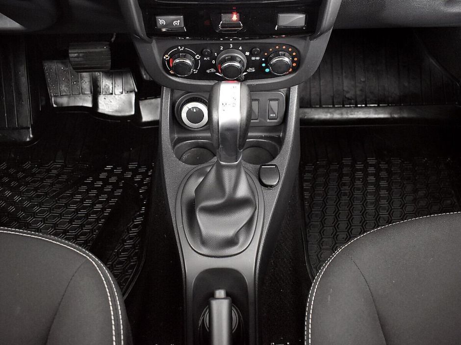 Renault Duster, 2.0 л, АТ, 2018 фото 2