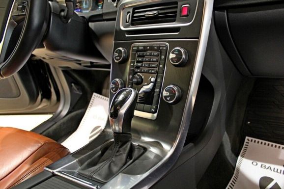 Volvo S60, 2.5 л, АТ, 2014 фото 9