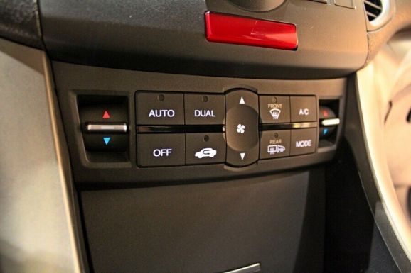 Honda Accord, 2.0 л, АТ, 2009 фото 2