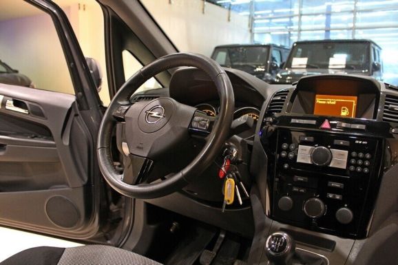 Opel Zafira, 1.8 л, МТ, 2011 фото 7