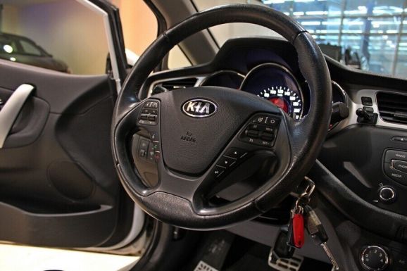 Kia Ceed, 1.6 л, АТ, 2013 фото 1