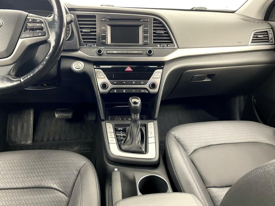 Hyundai Elantra, 2.0 л, АТ, 2017 фото 10