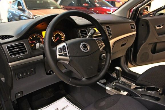 SsangYong Actyon, 2.0 л, АТ, 2011 фото 2