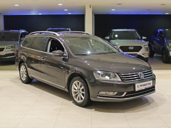 Volkswagen Passat, 1.8 л, Робот, 2012 фото 5