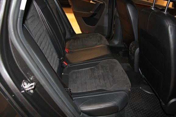 Volkswagen Passat, 1.8 л, Робот, 2012 фото 1