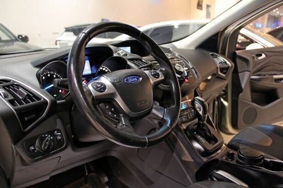 Ford Kuga, 1.6 л, АТ, 2015 фото 1