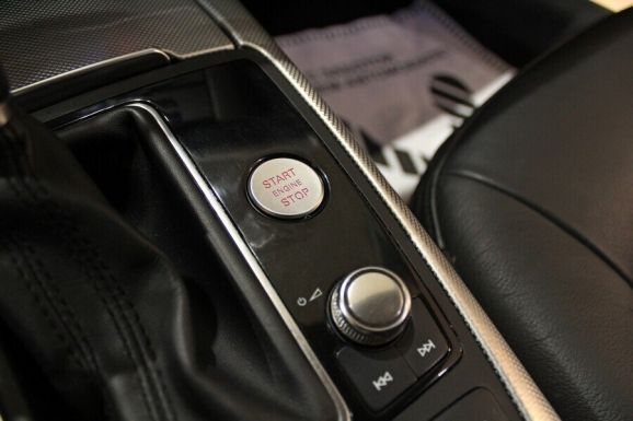 Audi A6, 2.0 л, Вариатор, 2011 фото 13