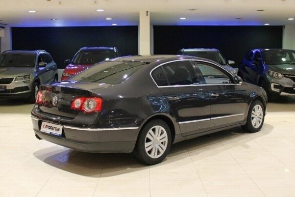 Volkswagen Passat, 1.8 л, Робот, 2010 фото 4