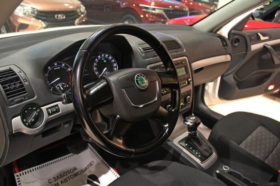 Skoda Octavia, 1.4 л, Робот, 2012 фото 2