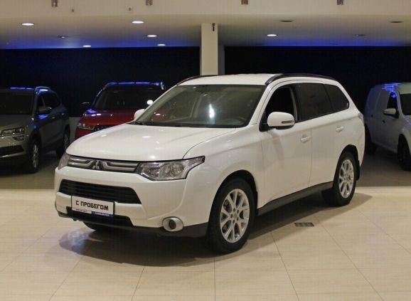 Mitsubishi Outlander, 2.4 л, Вариатор, 2013 фото 3