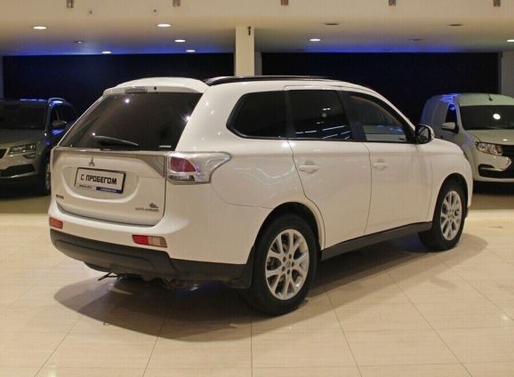 Mitsubishi Outlander, 2.4 л, Вариатор, 2013 фото 4