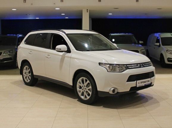 Mitsubishi Outlander, 2.4 л, Вариатор, 2013 фото 5